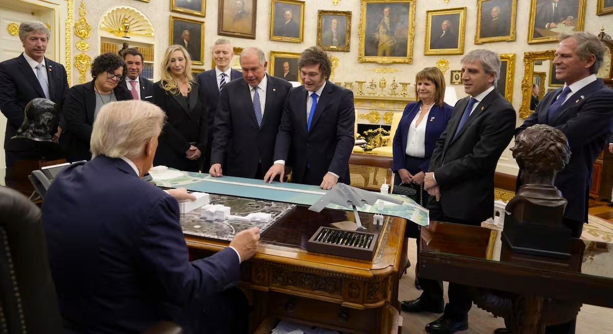 Trump y la comitiva argentina