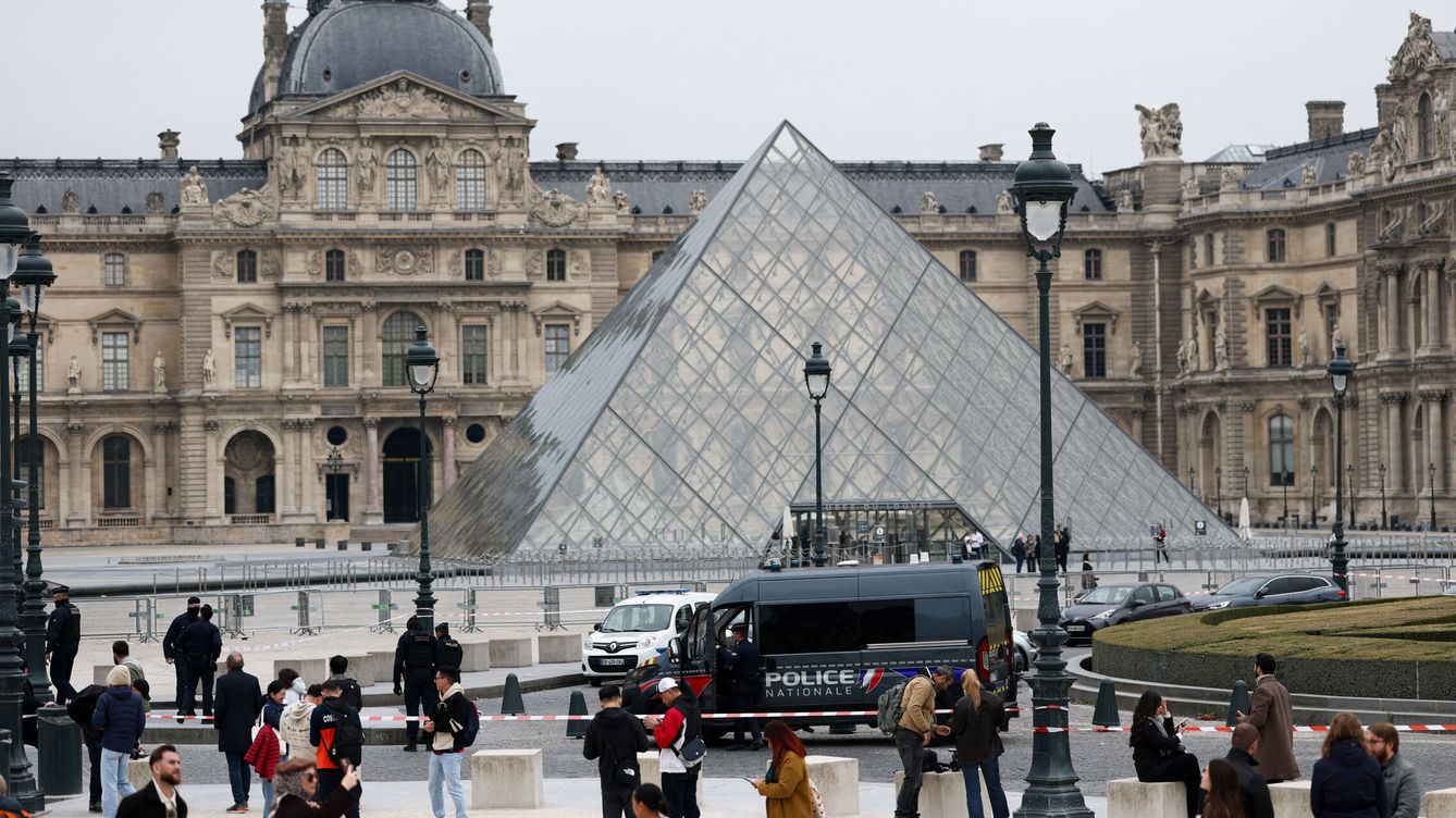 Robo en el Louvre