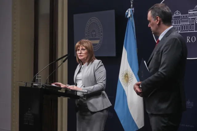 Adorni y Bullrich